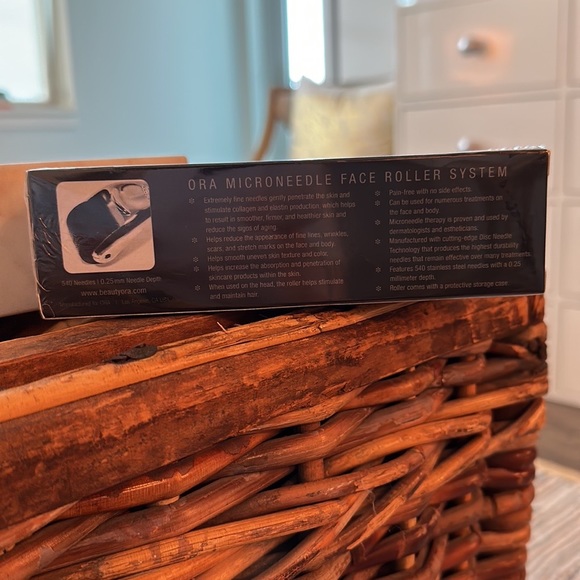 NIB. Beauty ORA Microneedle Face Roller System 0.25mm - Picture 3 of 3